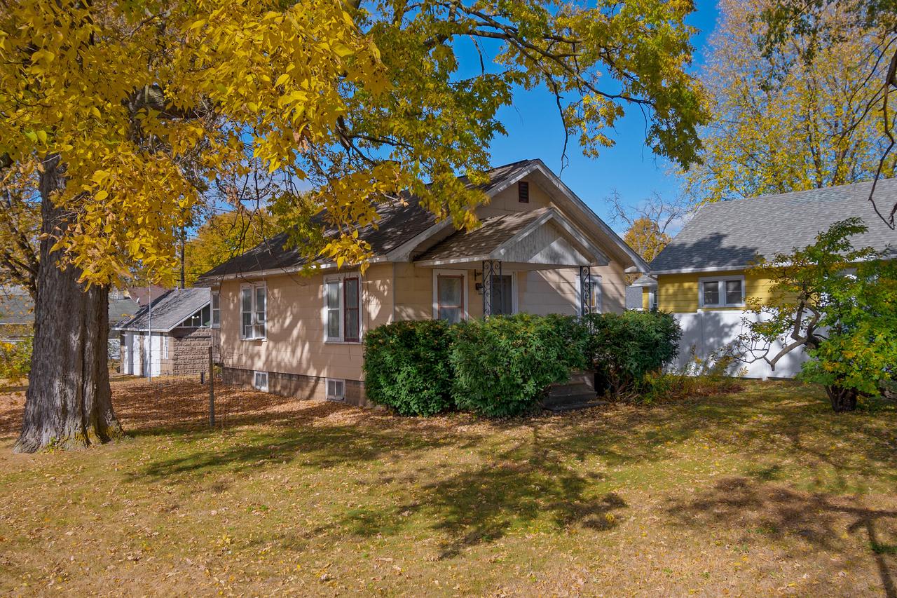 1403 Bainbridge STREET