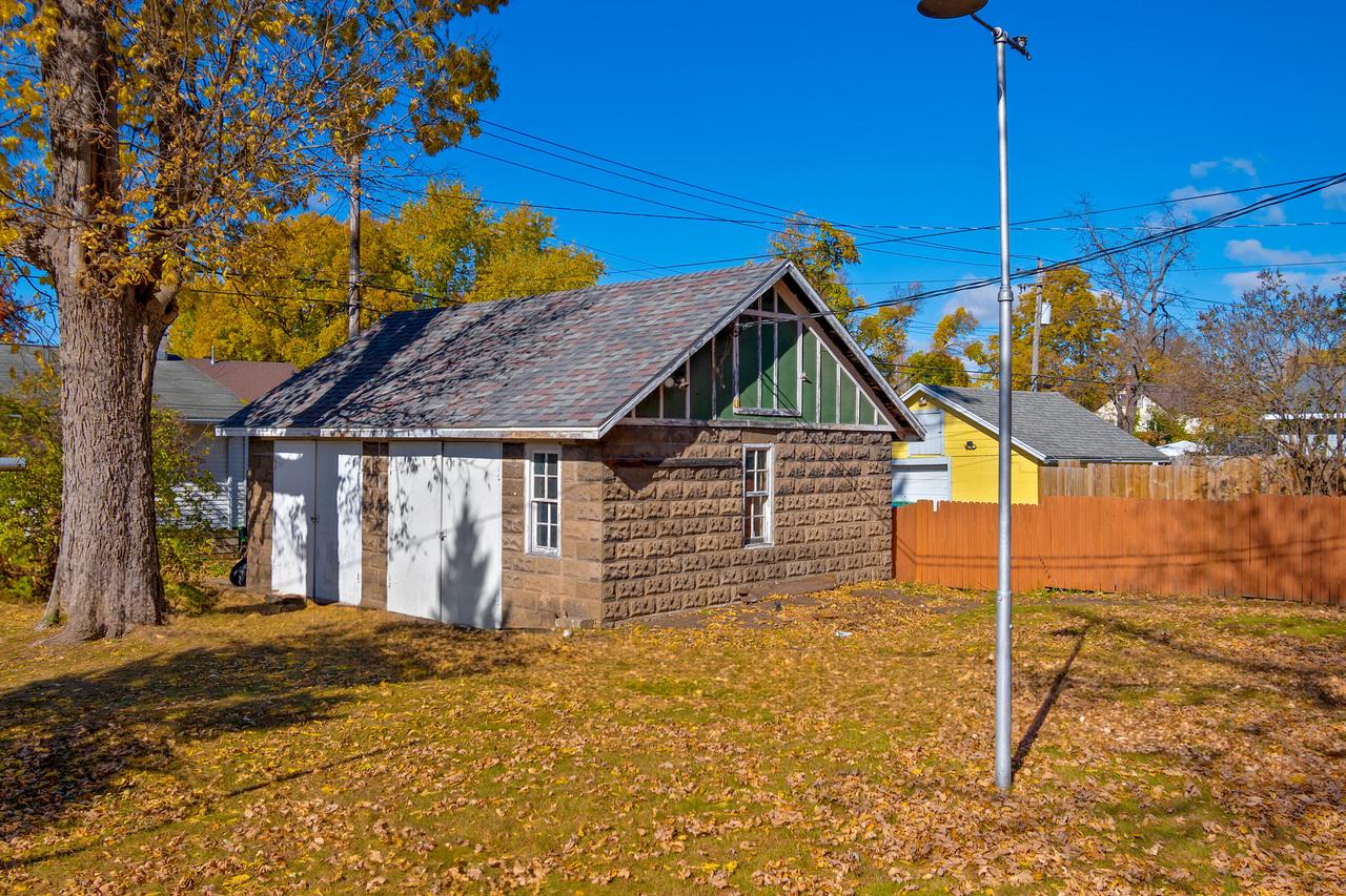 1403 Bainbridge STREET