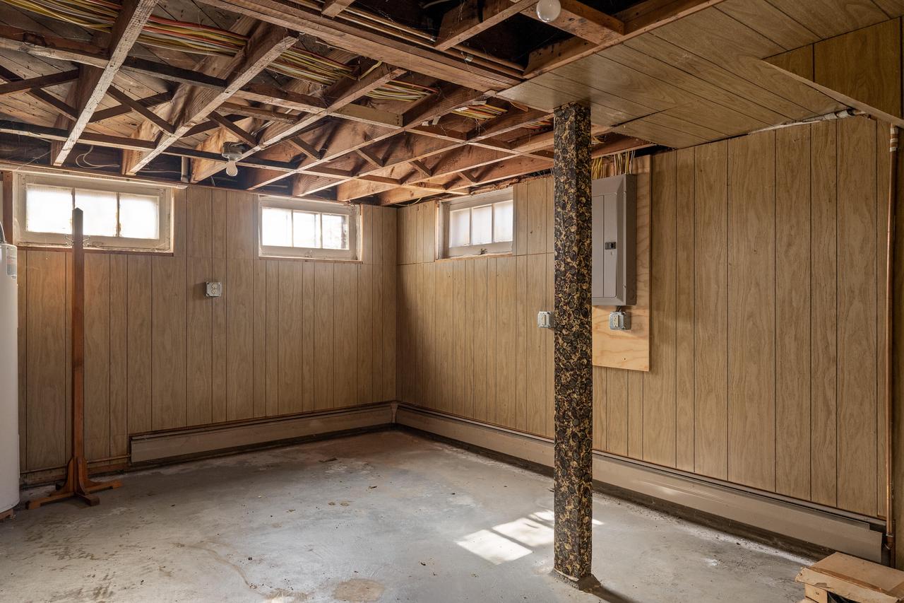 1403 Bainbridge STREET