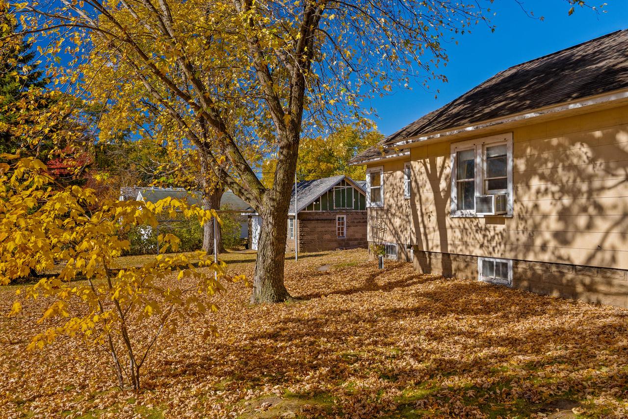 1403 Bainbridge STREET