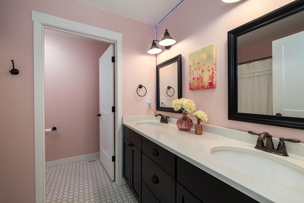 W5420 Innsbruck ROAD