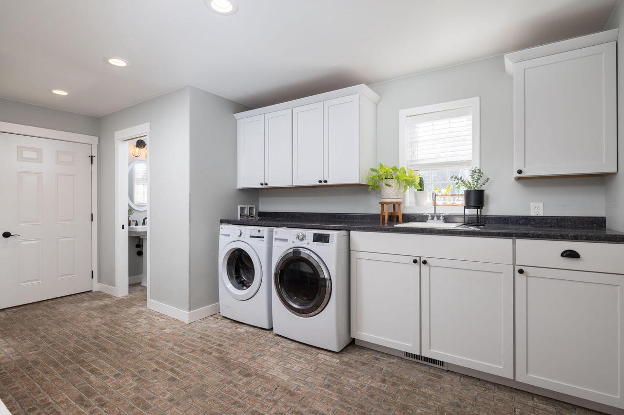 W5420 Innsbruck ROAD