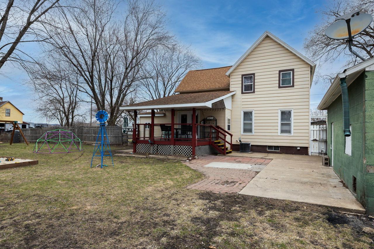 623 Prairie AVENUE