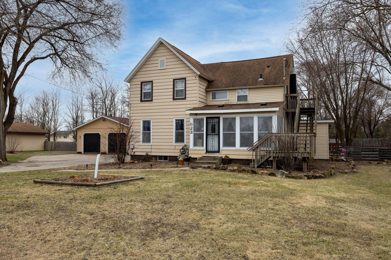 623 Prairie AVENUE