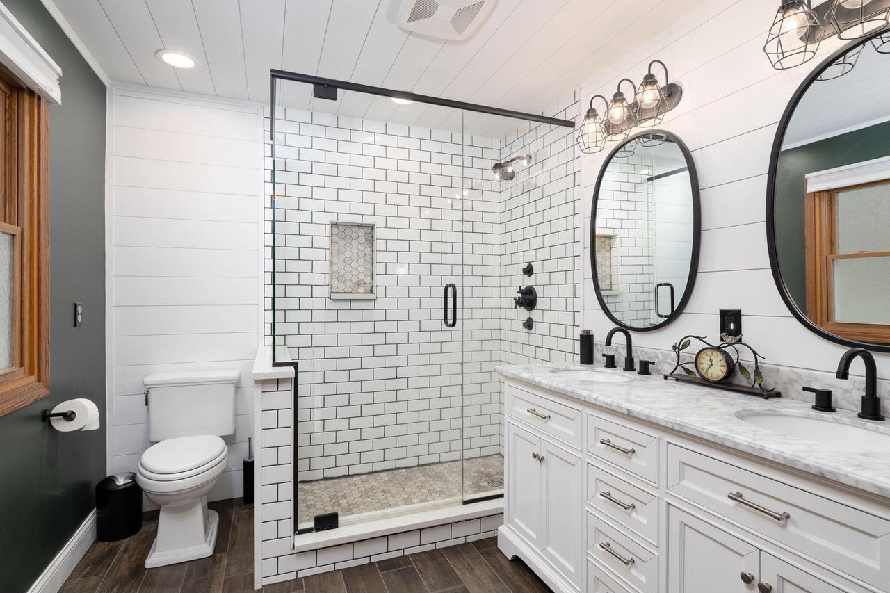 W7312 Sylvester ROAD