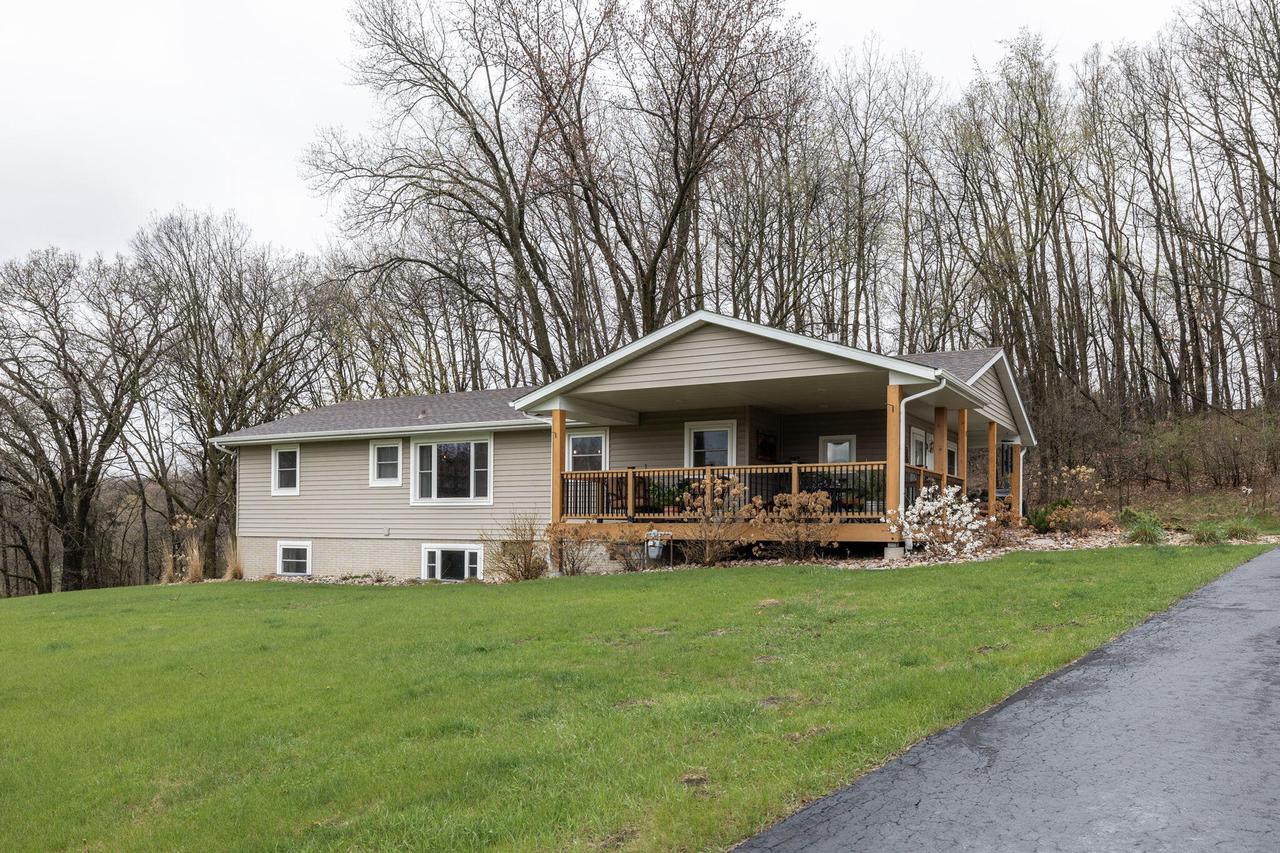 W7312 Sylvester ROAD