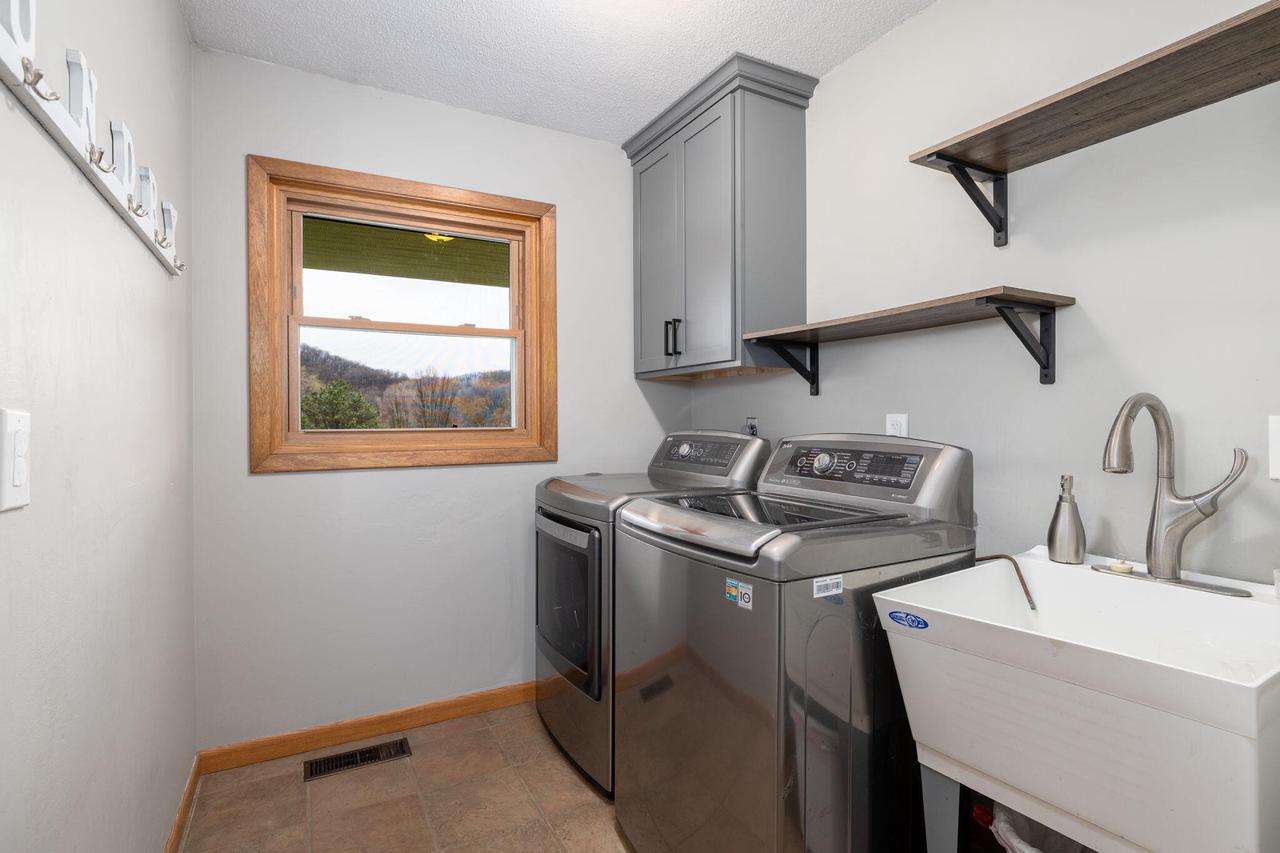 W7312 Sylvester ROAD