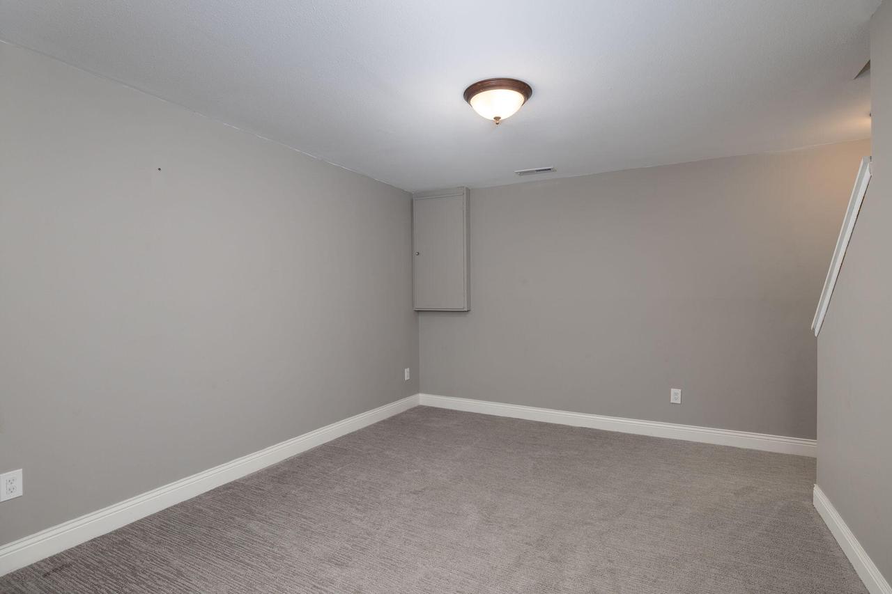 W7312 Sylvester ROAD