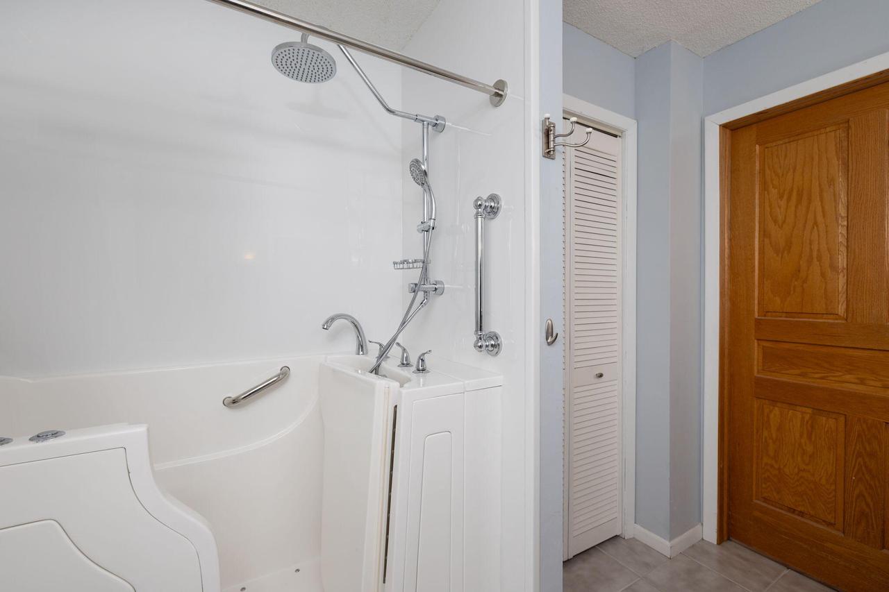 W7312 Sylvester ROAD