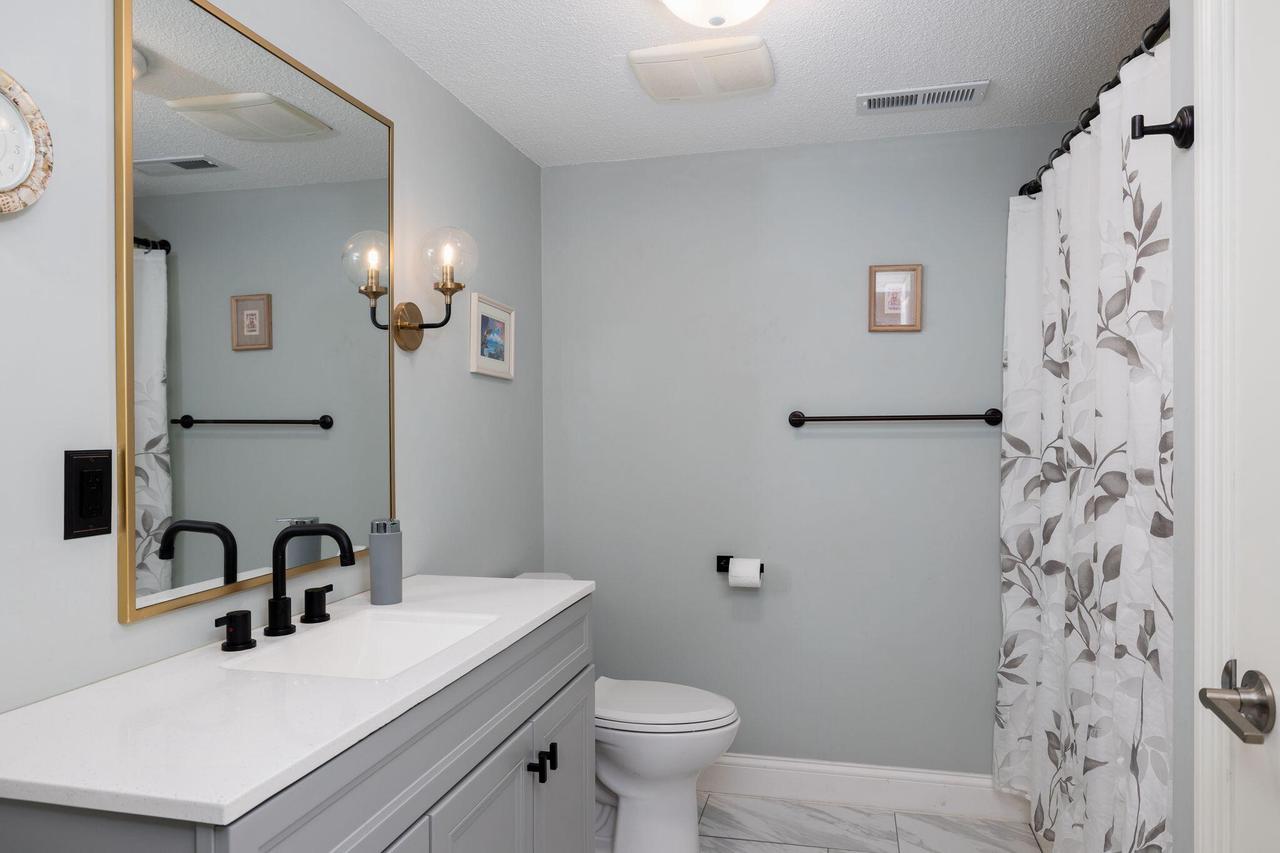 W7312 Sylvester ROAD