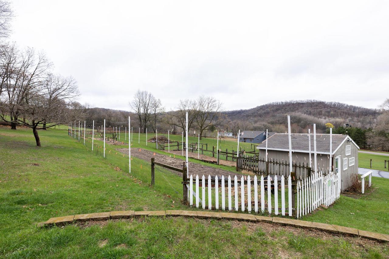 W7312 Sylvester ROAD