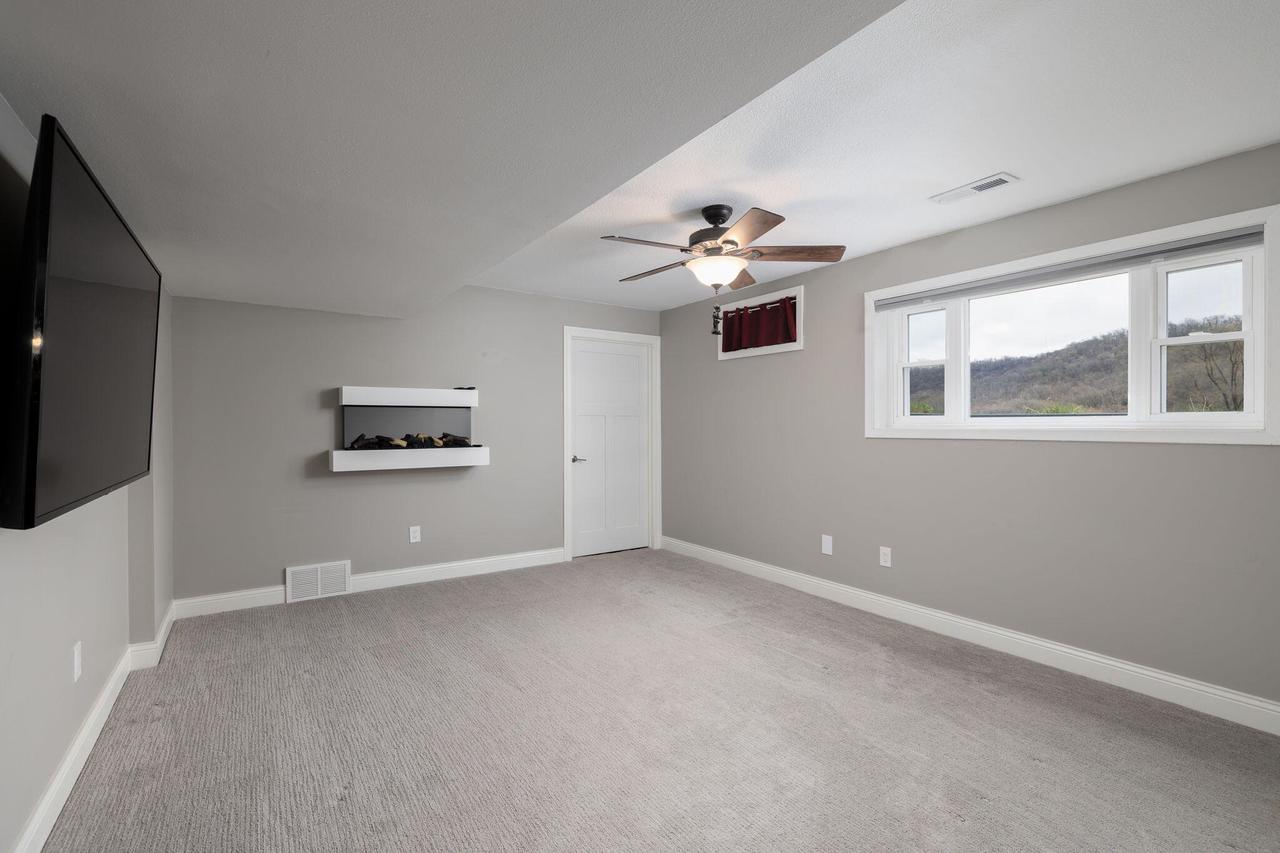 W7312 Sylvester ROAD