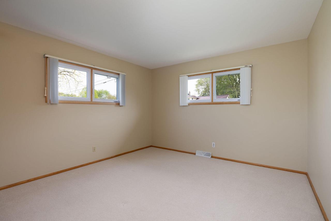 907 Lancaster STREET