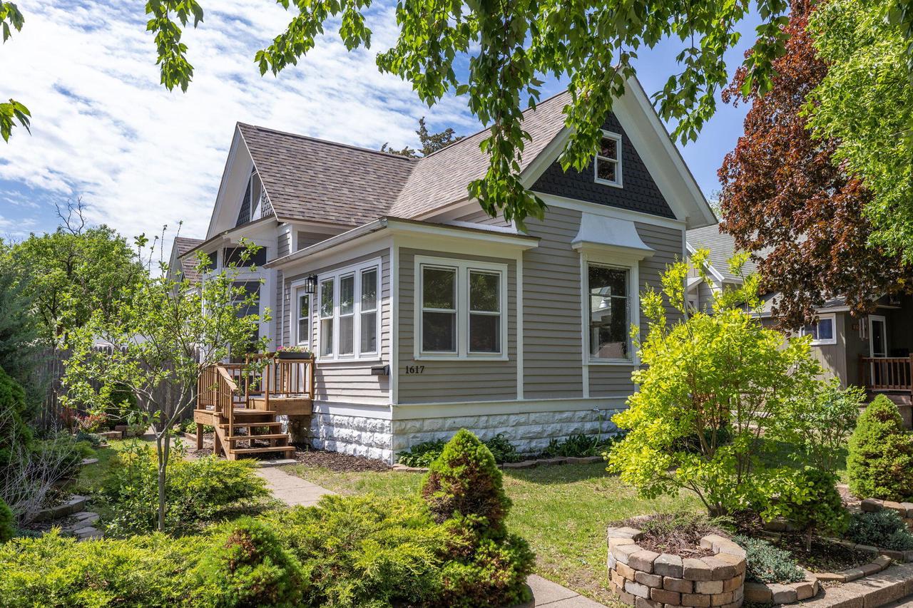 1617 Loomis STREET