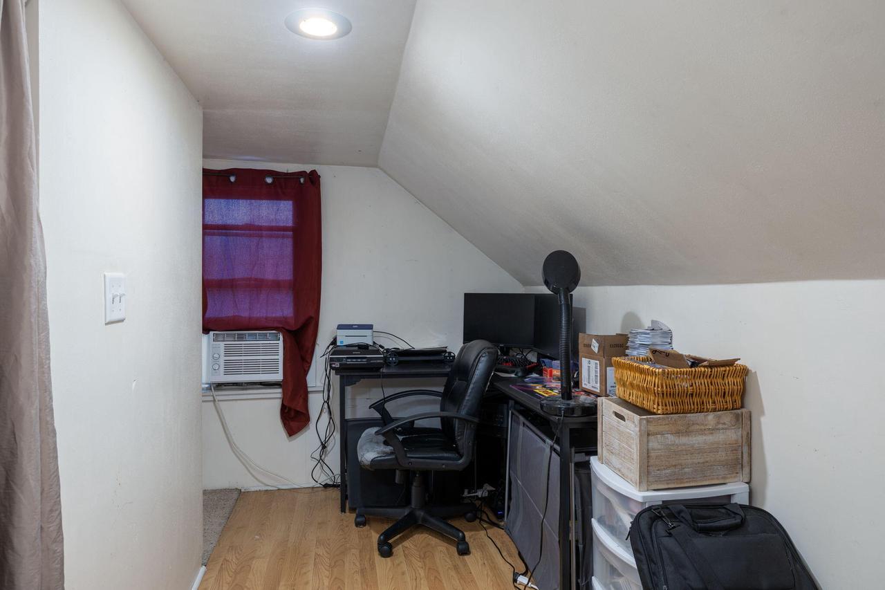 2221 15th PLACE SOUTH South