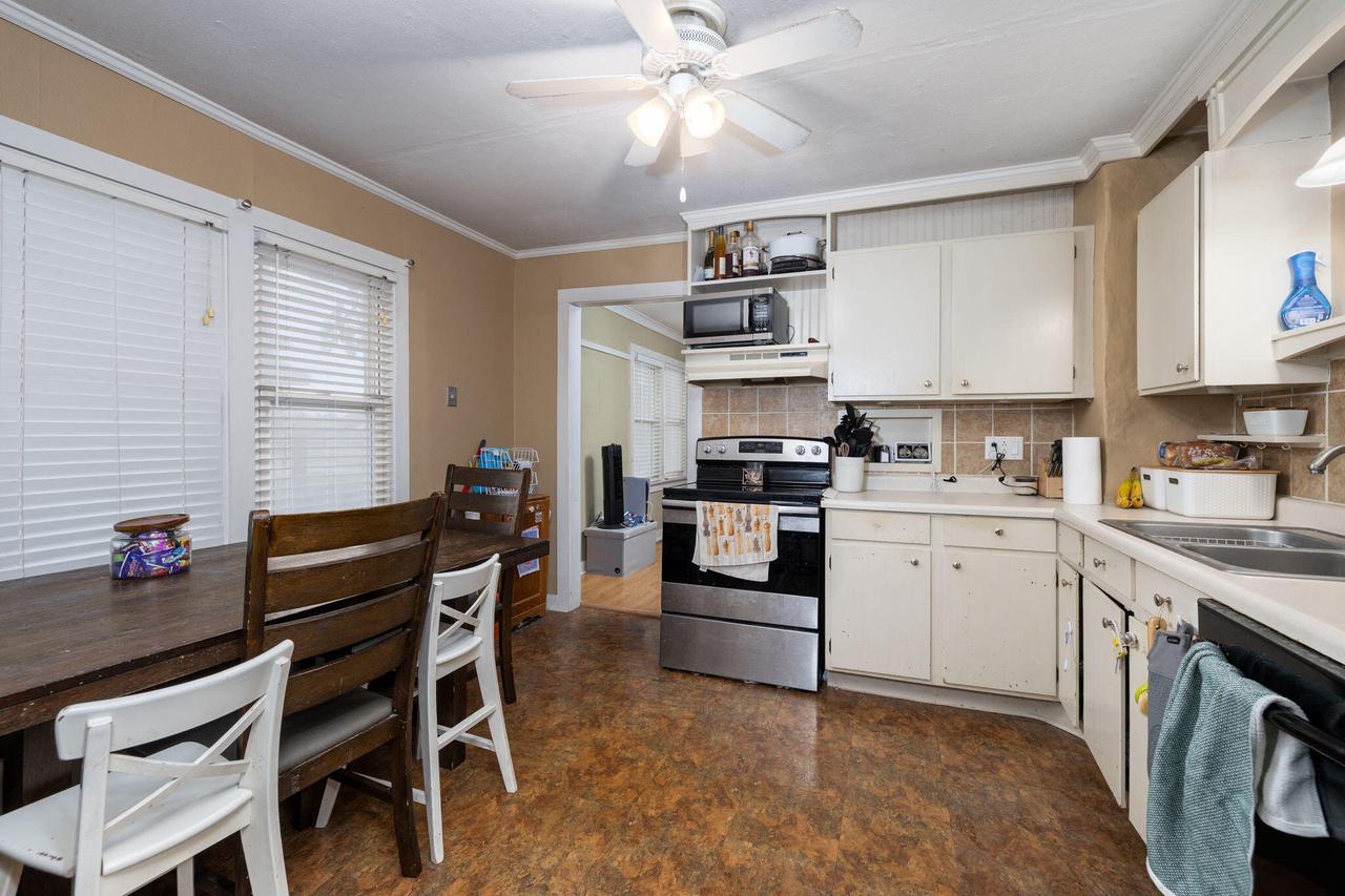 2221 15th PLACE SOUTH South