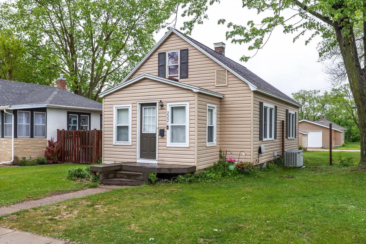 2221 15th PLACE SOUTH South