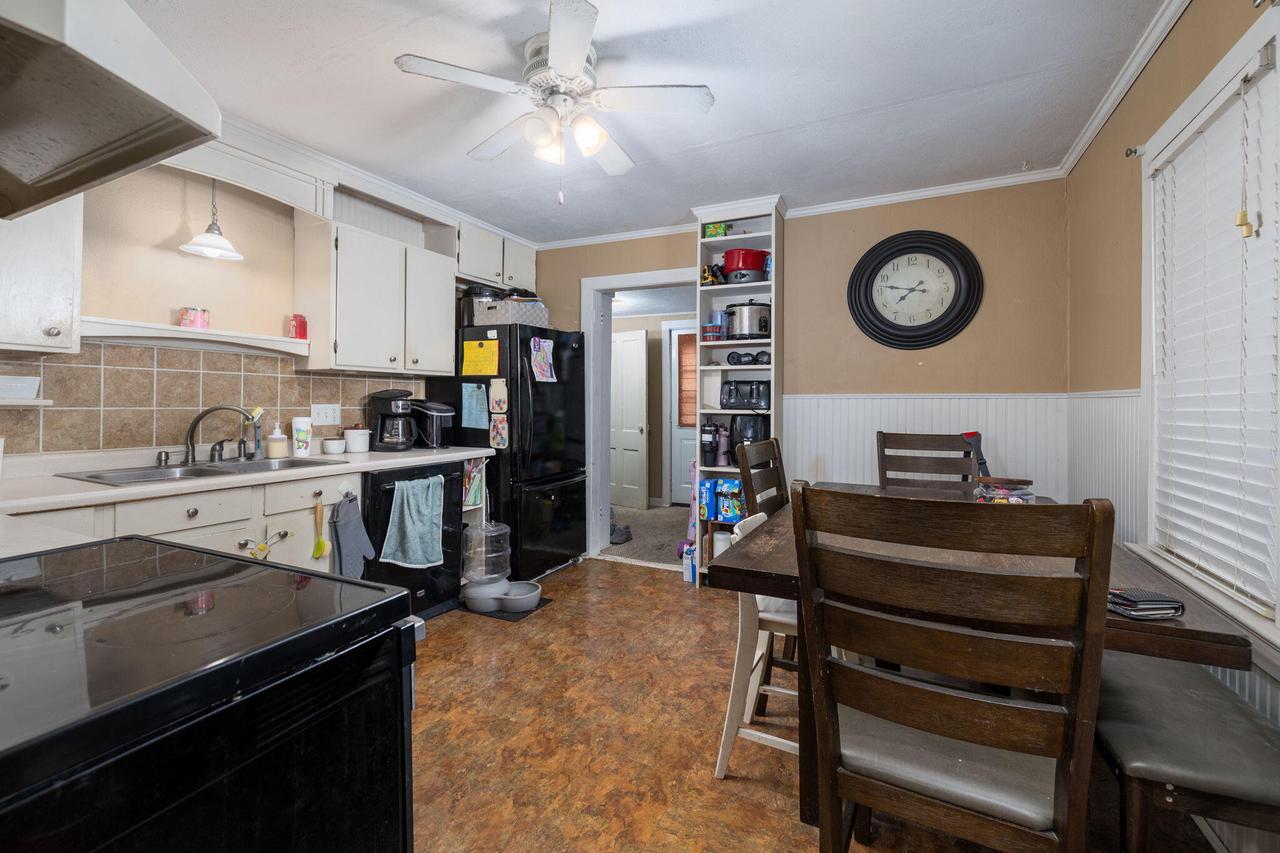 2221 15th PLACE SOUTH South