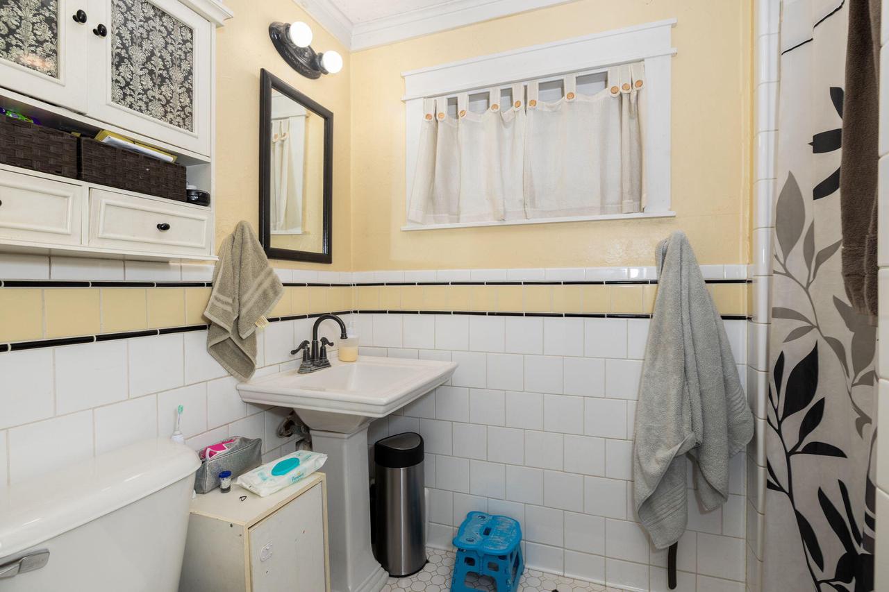 2221 15th PLACE SOUTH South