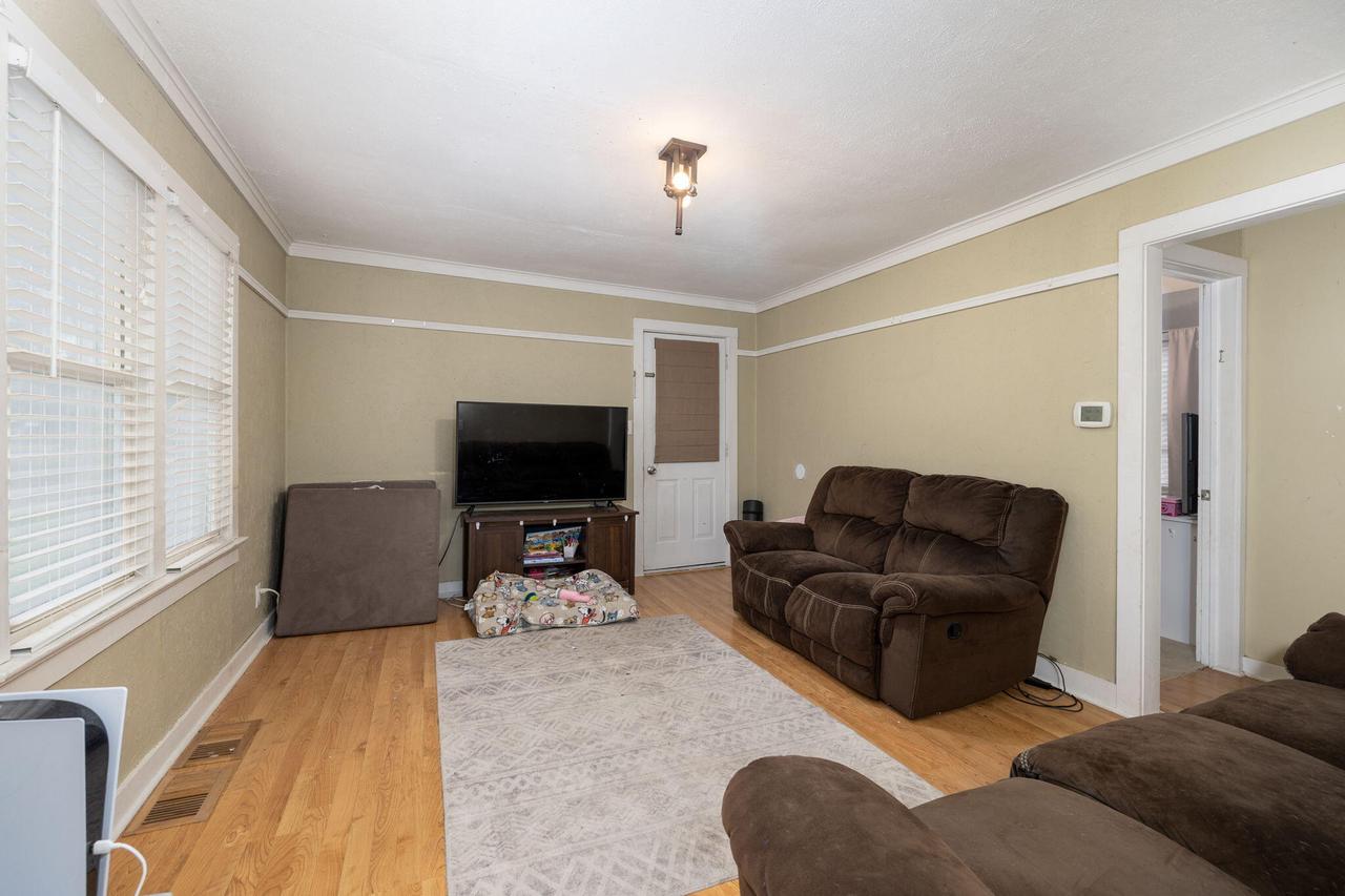 2221 15th PLACE SOUTH South