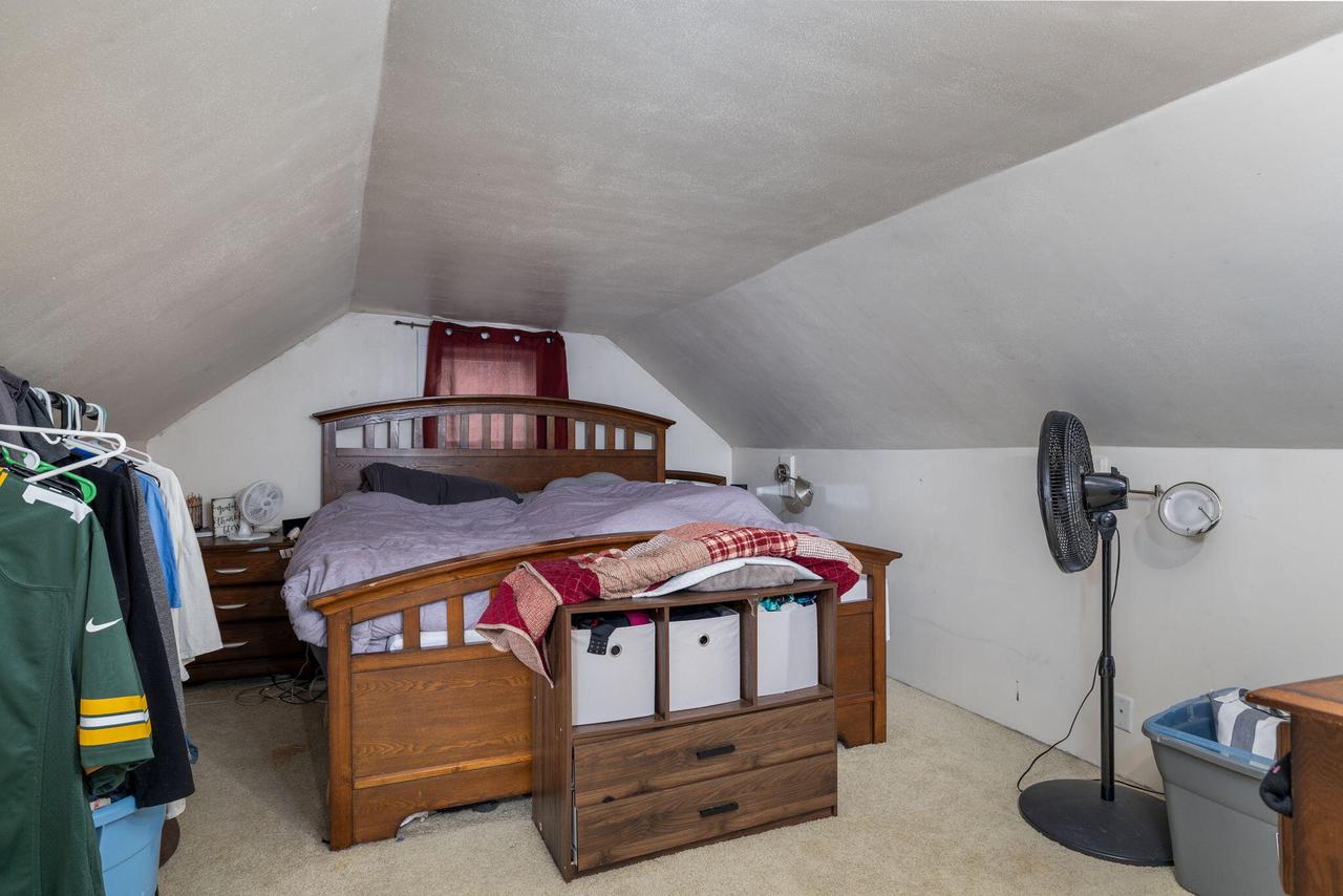 2221 15th PLACE SOUTH South