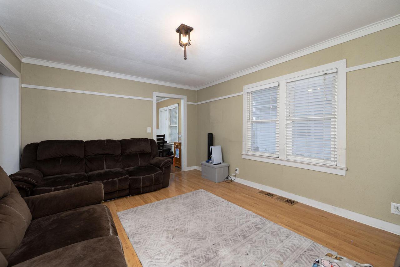 2221 15th PLACE SOUTH South