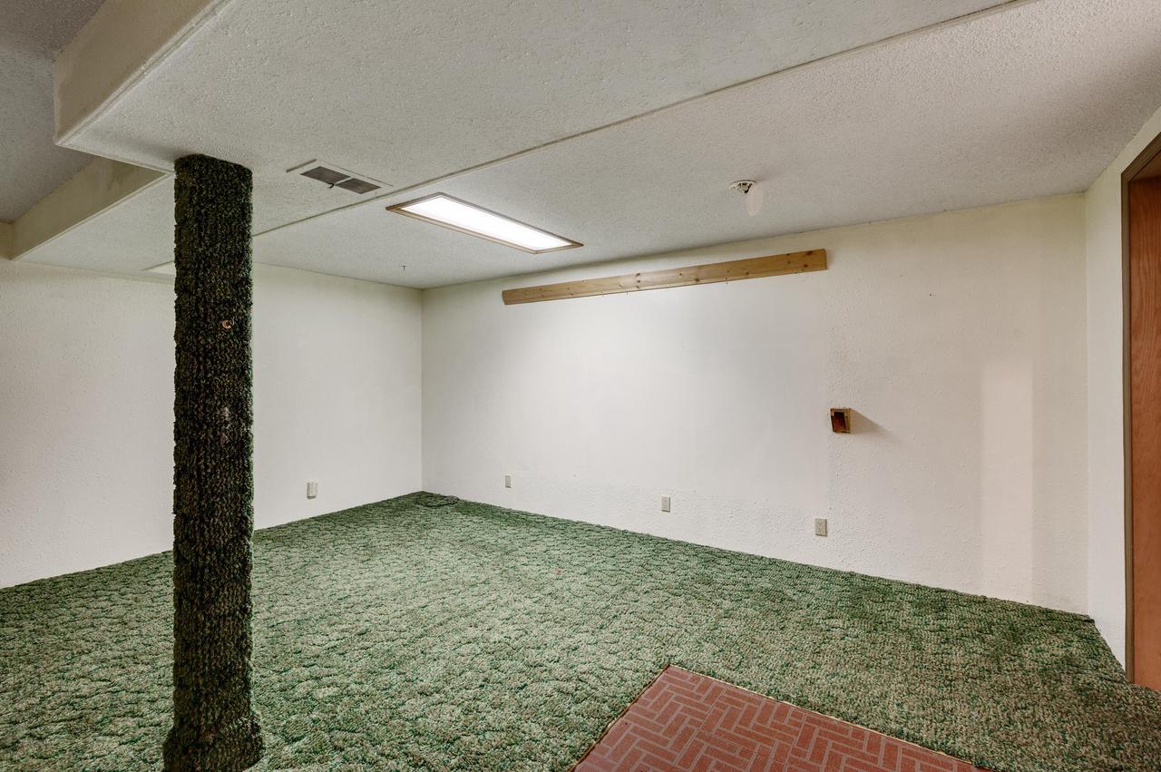 3421 Springbrook WAY