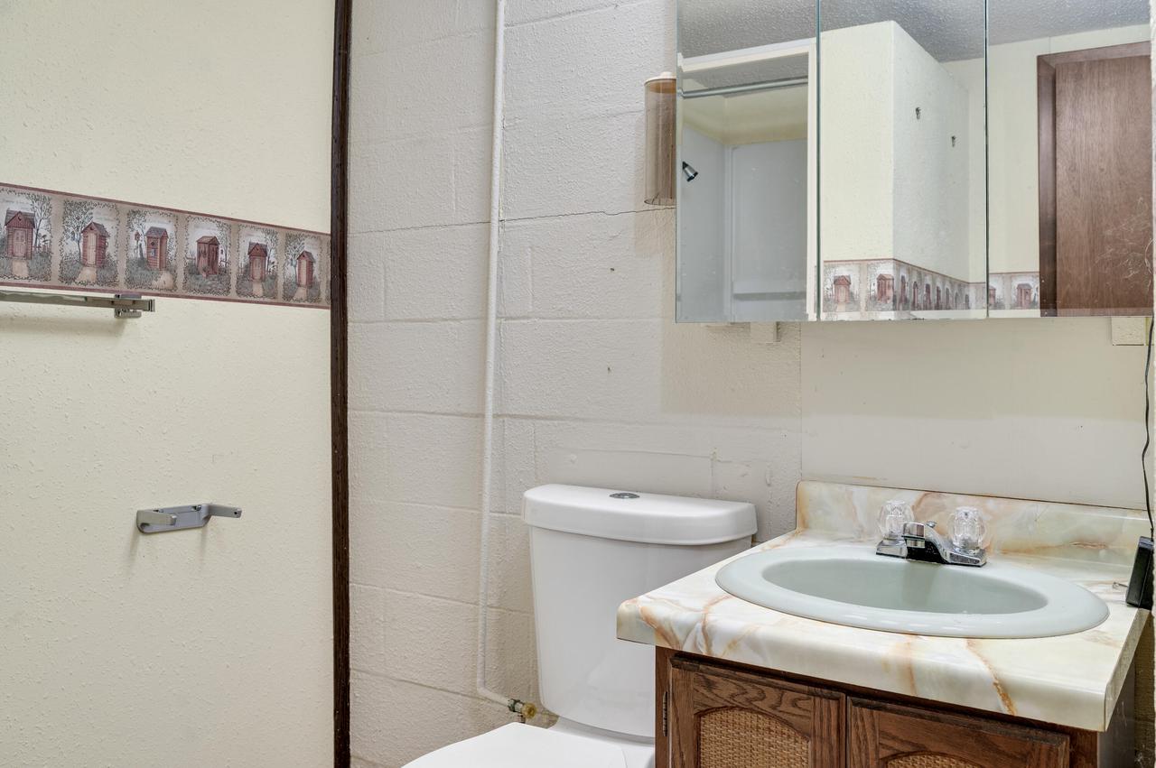 3421 Springbrook WAY