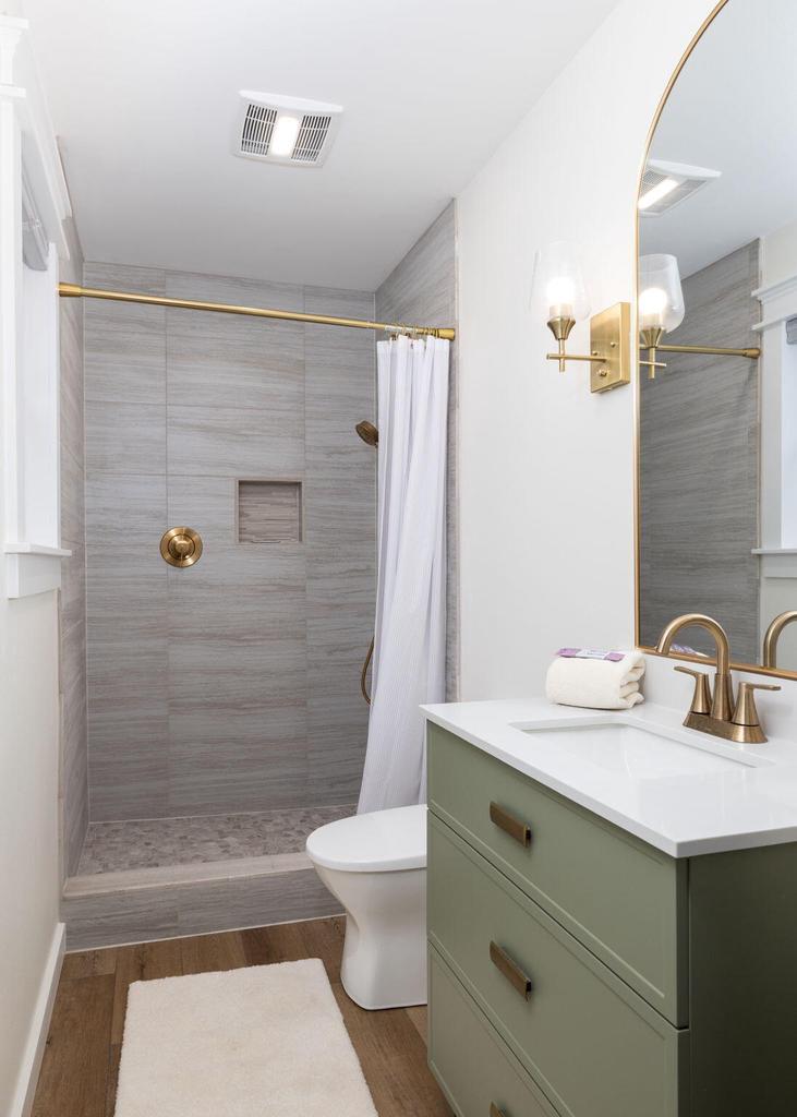 917 East Ave S AVENUE