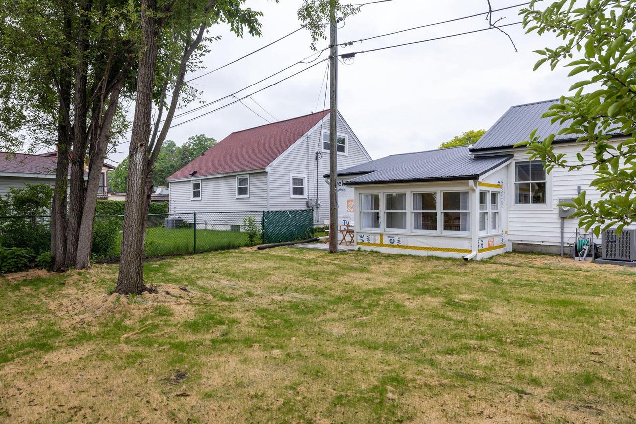 917 East Ave S AVENUE