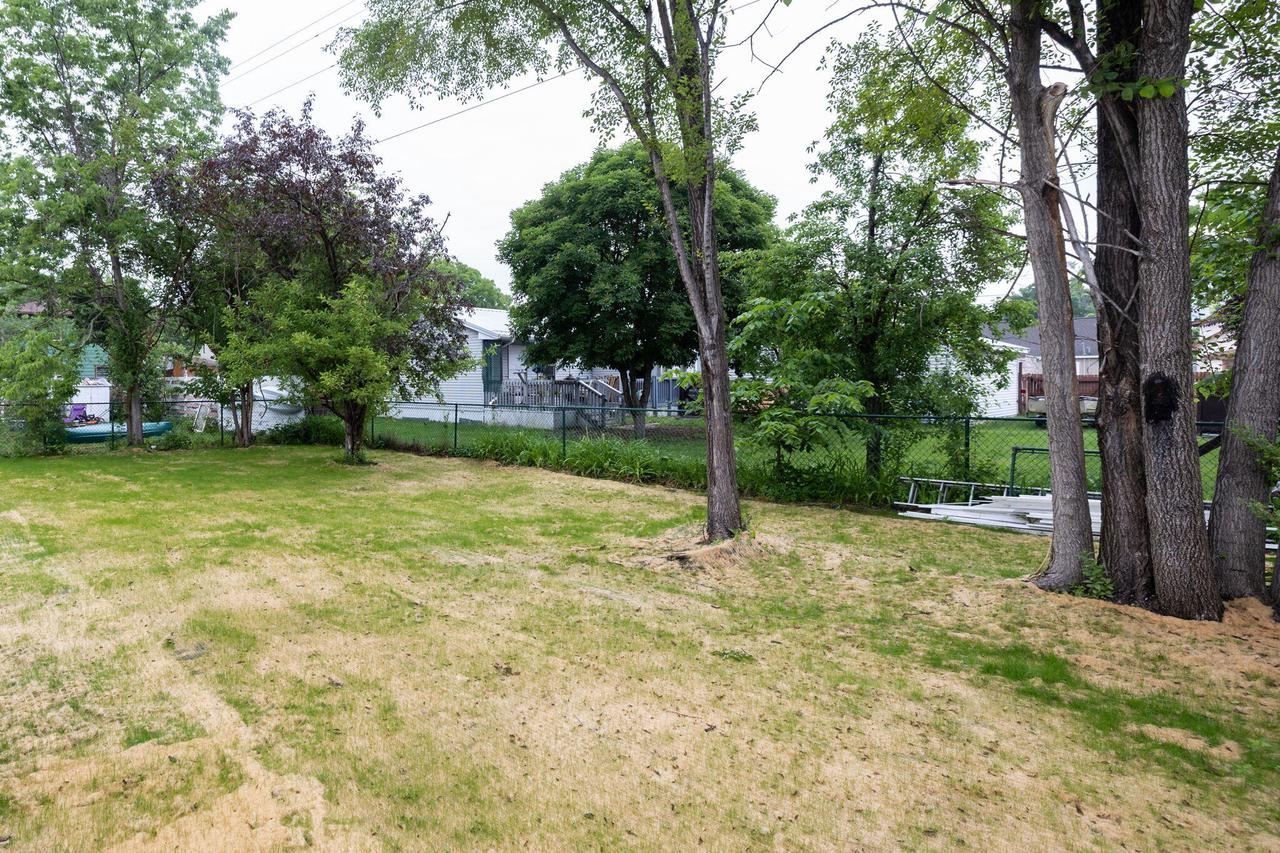 917 East Ave S AVENUE