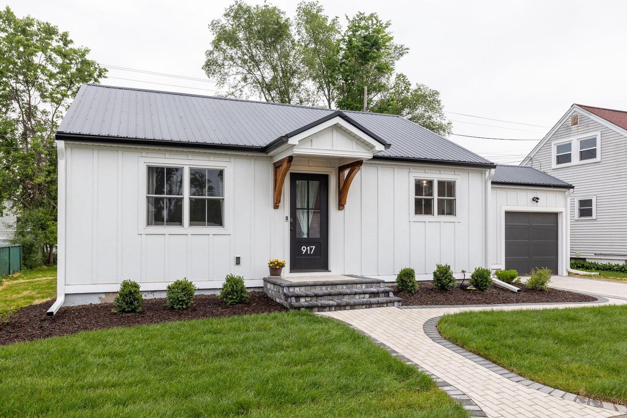 917 East Ave S AVENUE