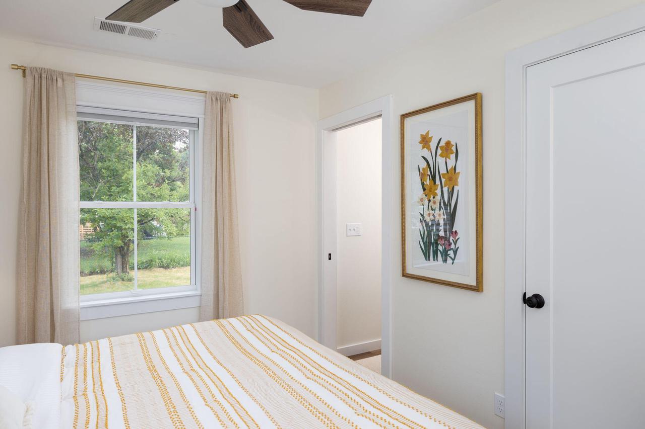 917 East Ave S AVENUE