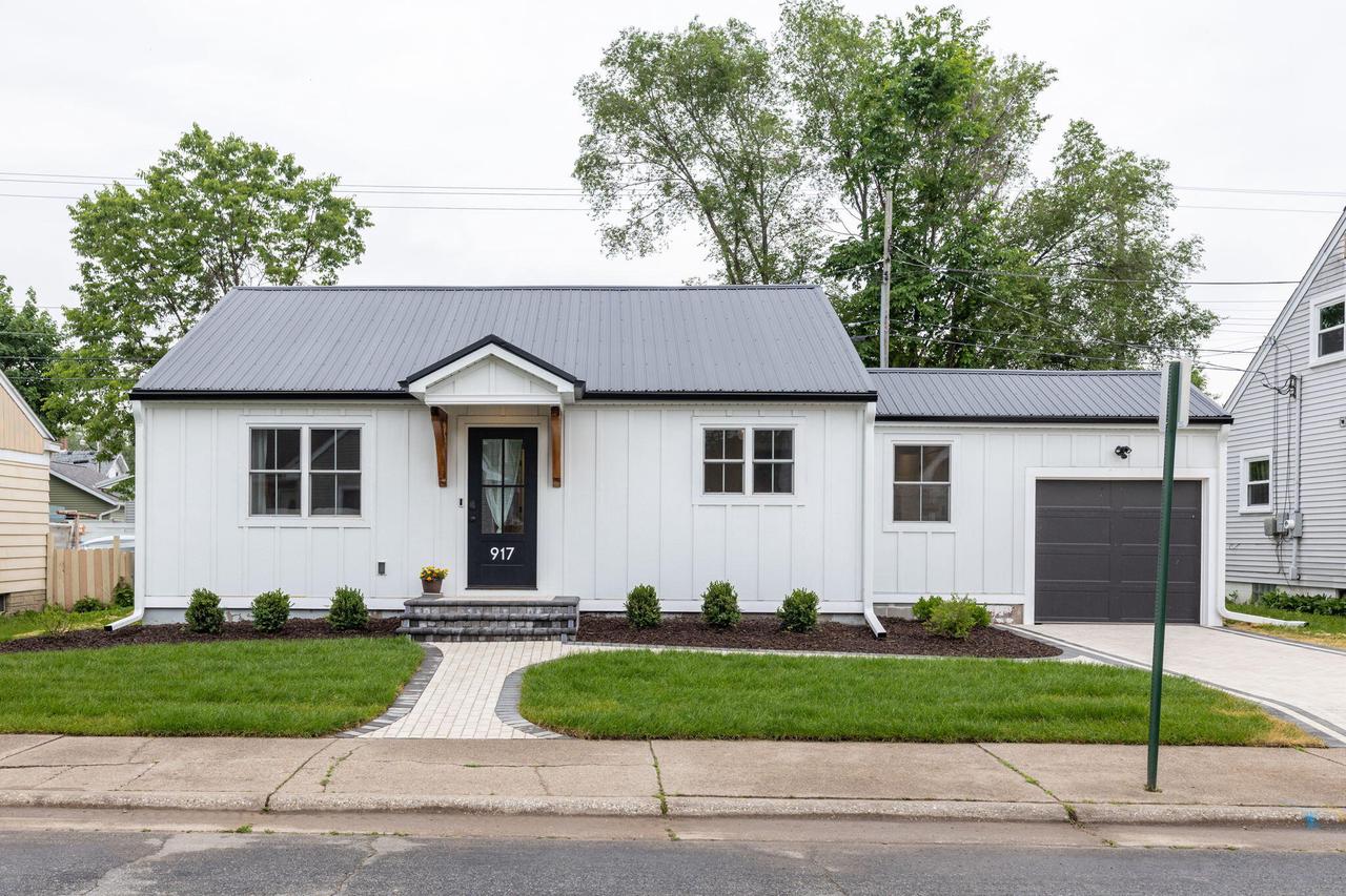 917 East Ave S AVENUE