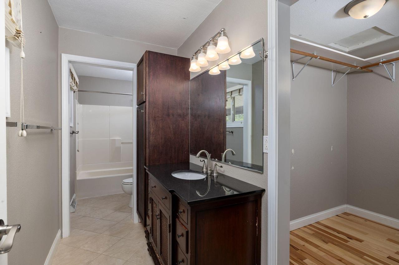 W5719 Heatherwood PLACE