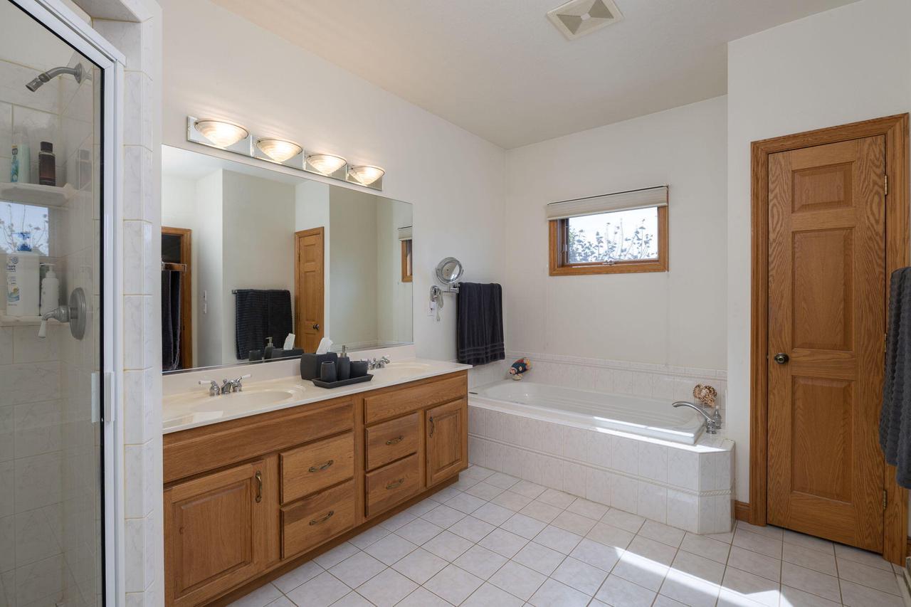 N1583 Meadow Ridge ROAD