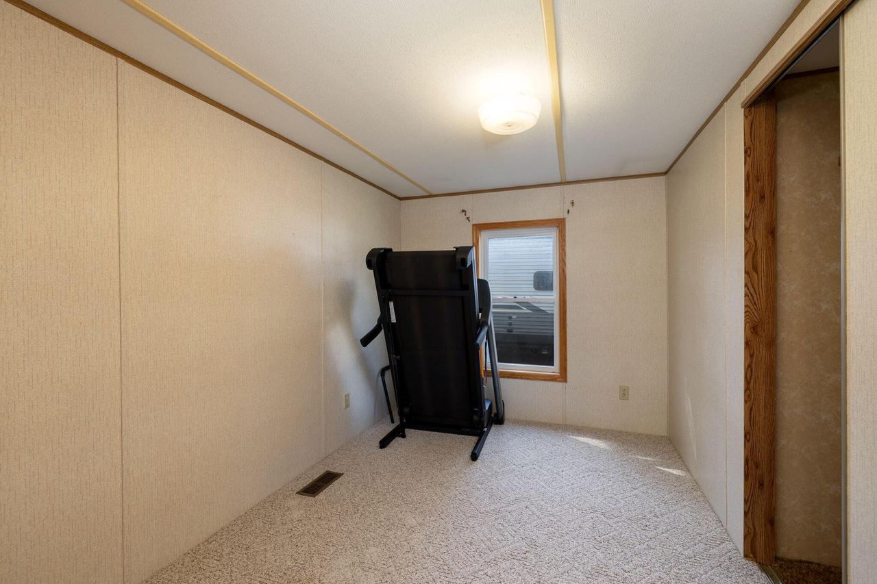 403 Green Acres AVENUE