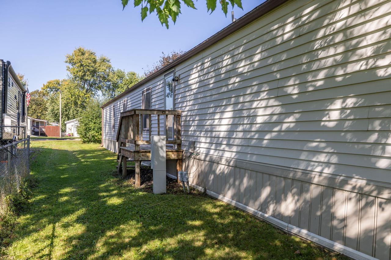 403 Green Acres AVENUE