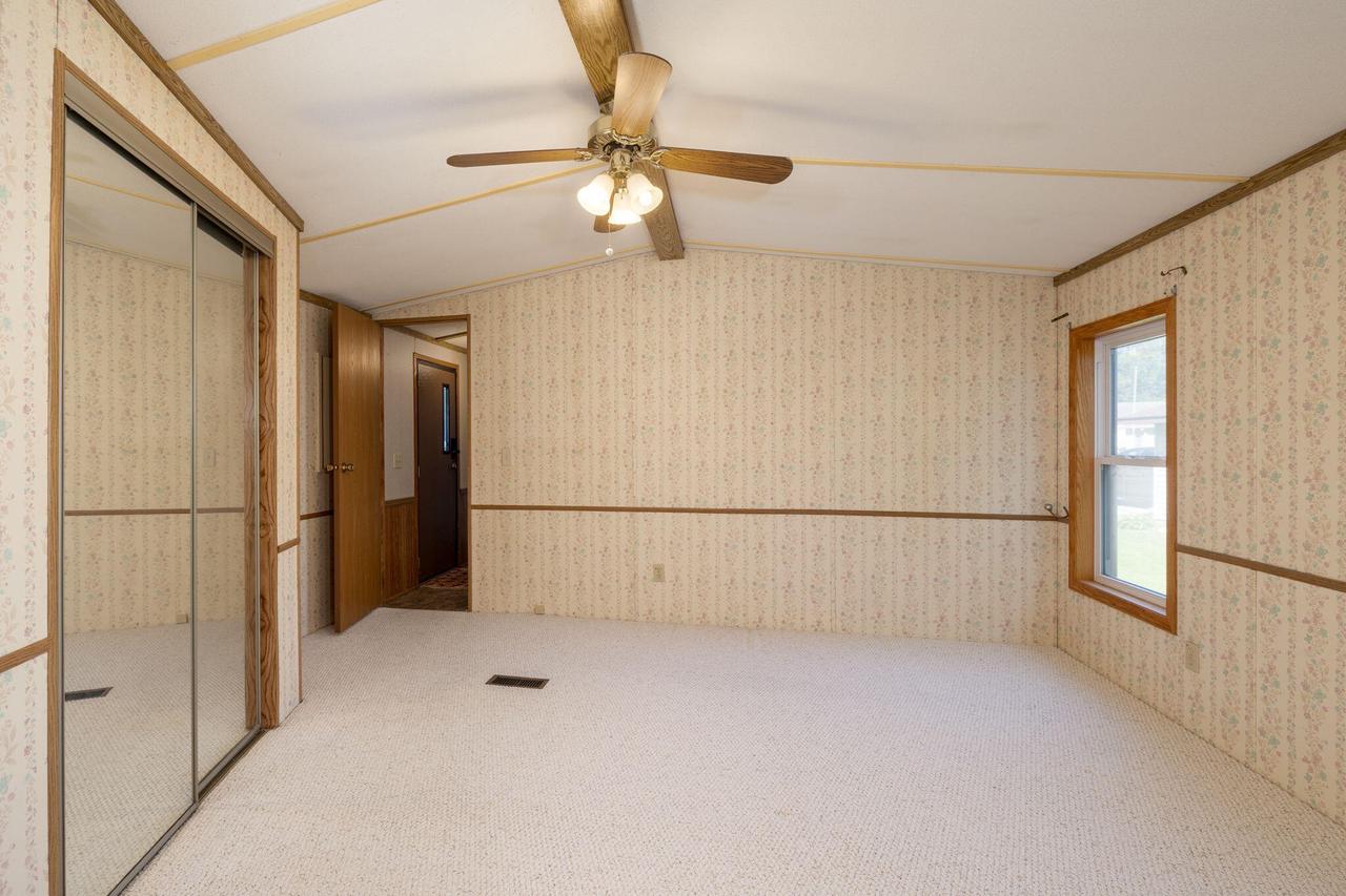 403 Green Acres AVENUE