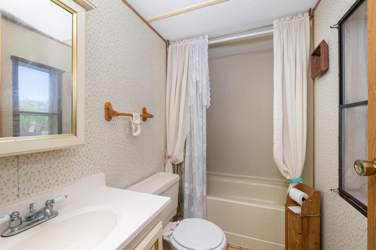 403 Green Acres AVENUE