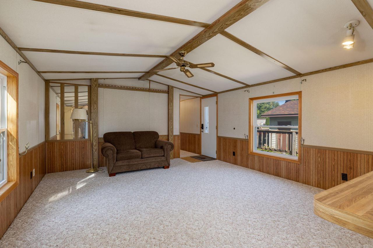 403 Green Acres AVENUE