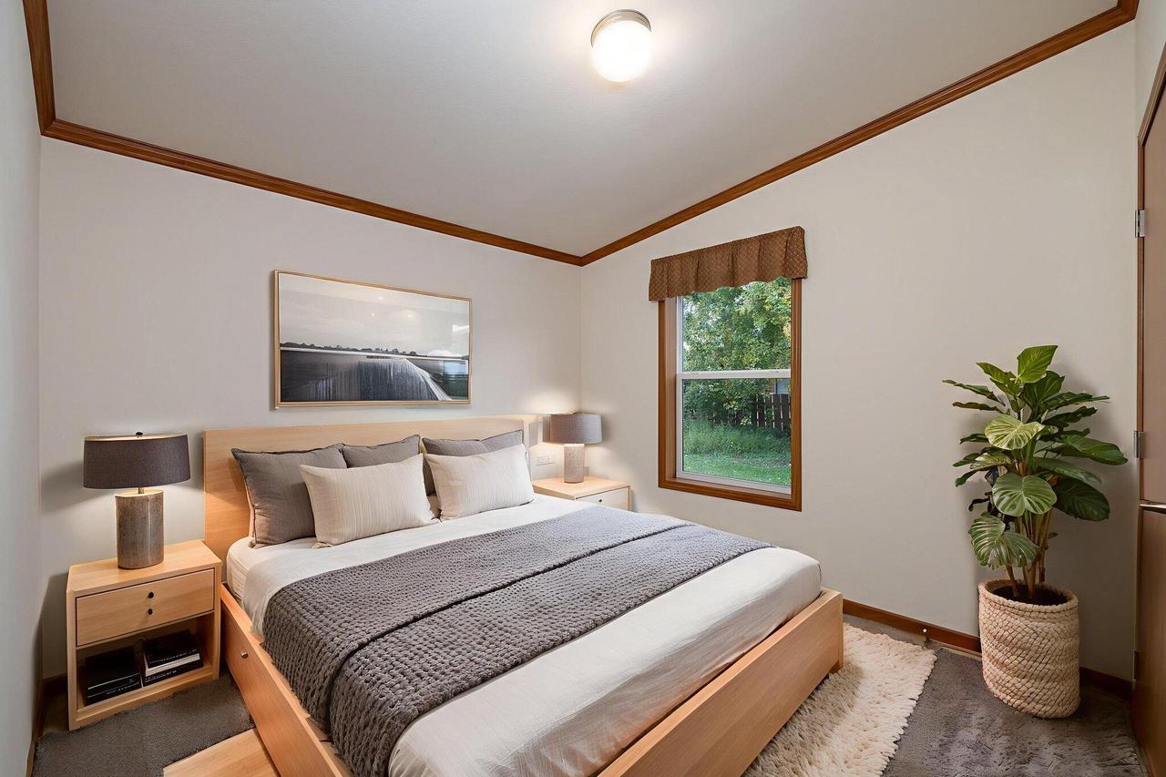 202 Alexander STREET