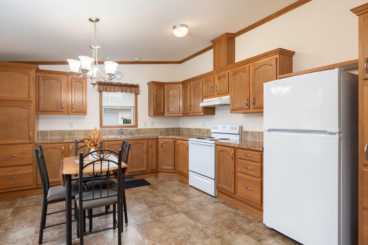 202 Alexander STREET