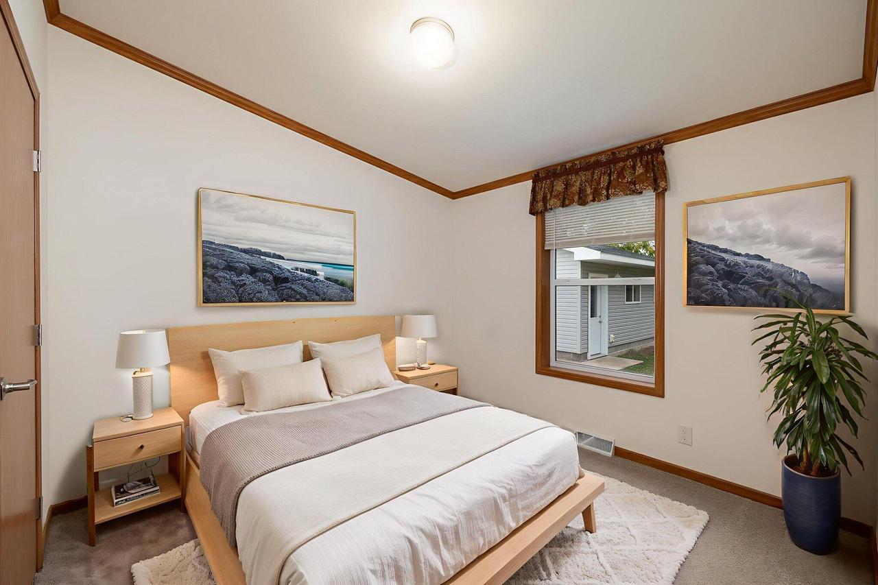 202 Alexander STREET