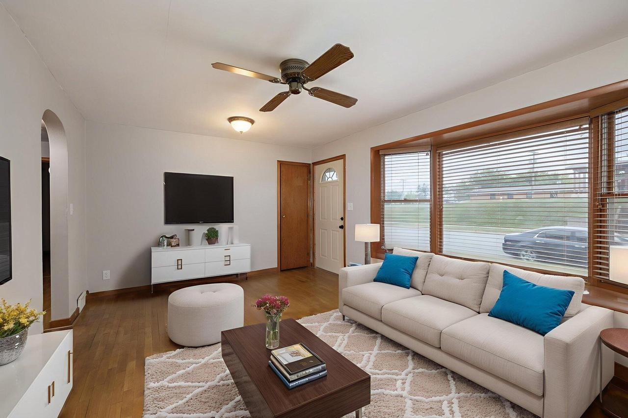 212 5th AVENUE NORTH North