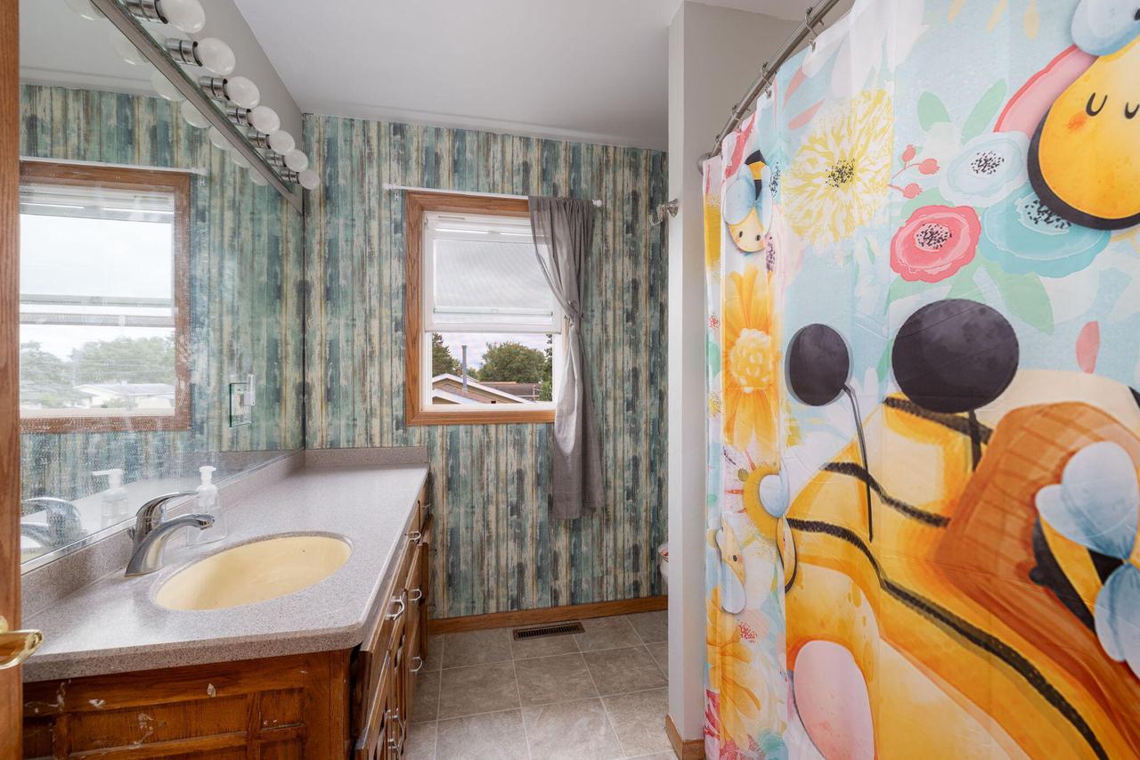 645 12th AVENUE NORTH North