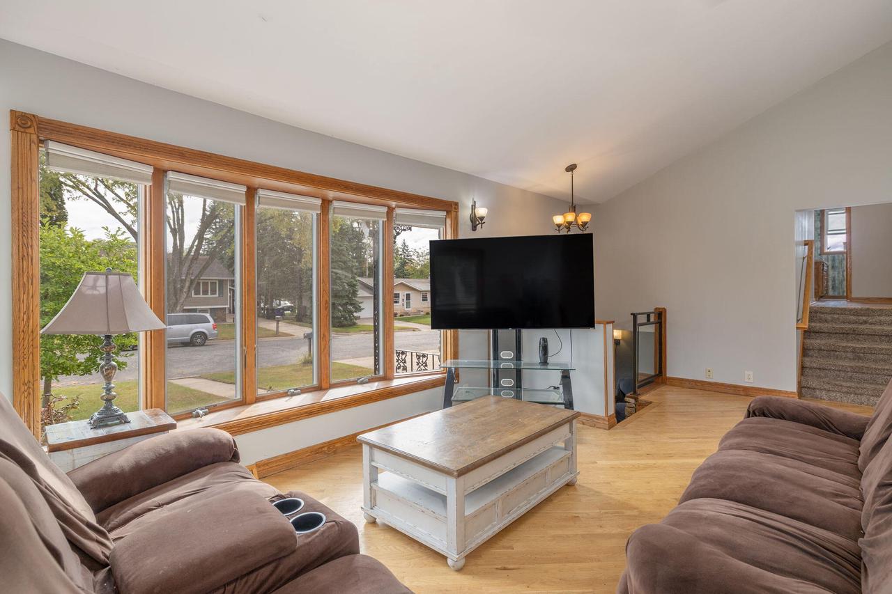 645 12th AVENUE NORTH North