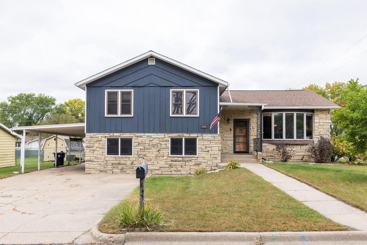 645 12th AVENUE NORTH North