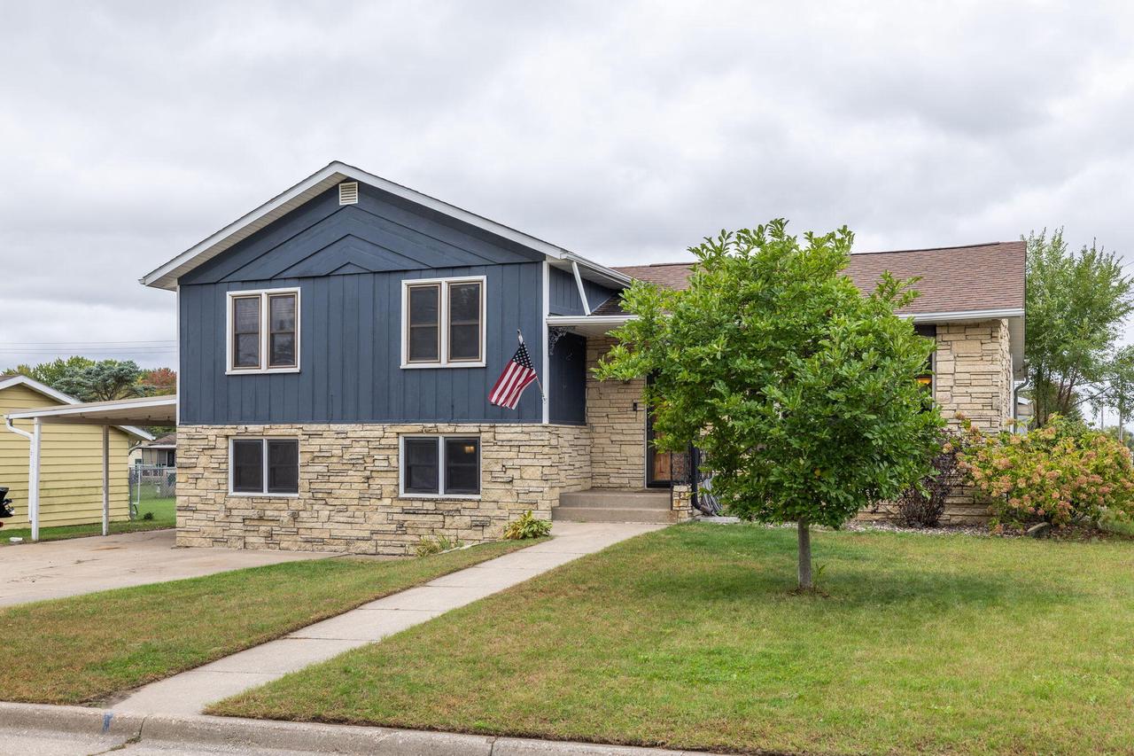 645 12th AVENUE NORTH North