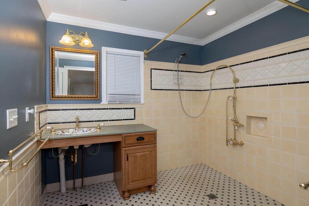 530 8th St STREET SOUTH South